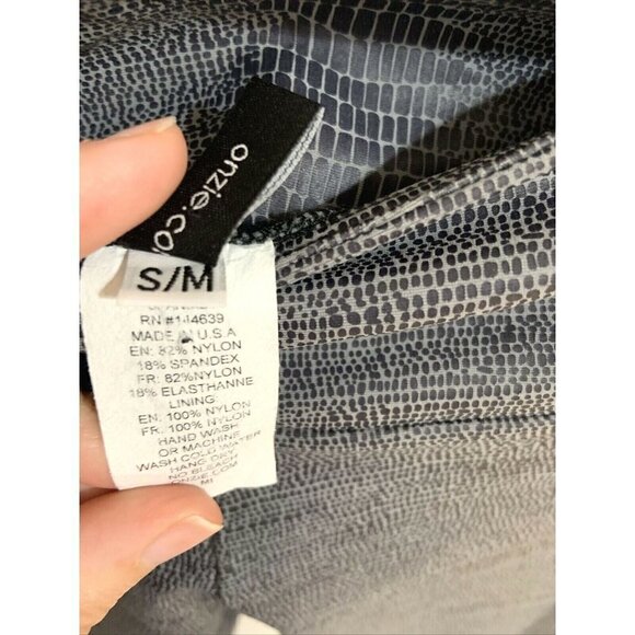 ONZIE Yoga Size S/M Cropped Leggings Crops Charcoal Snake Athleisure Gym Run - Picture 4 of 9